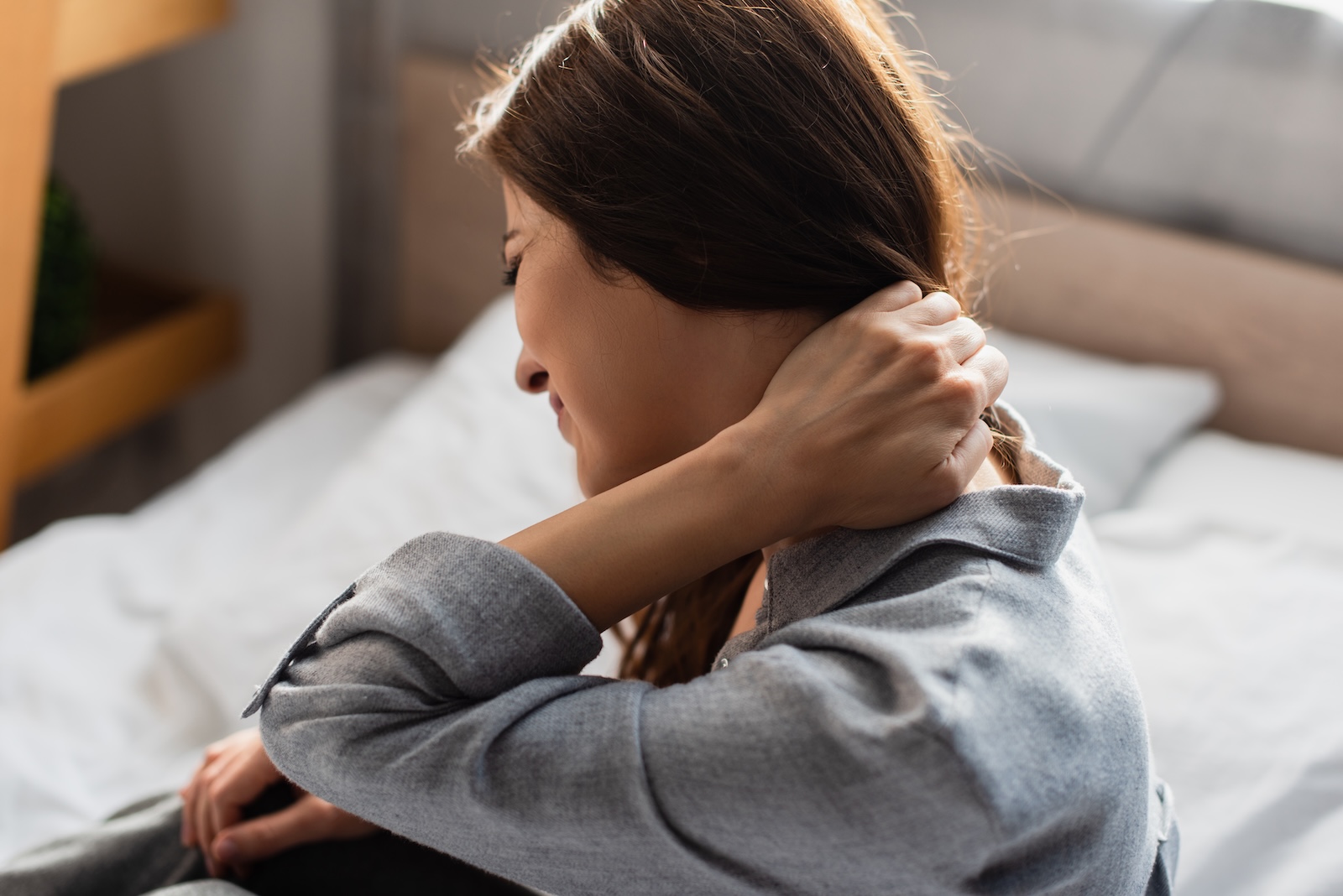 Neck Pain at Night: Why It Happens and How to Sleep Better